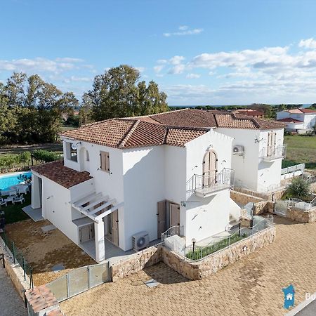 Villetta Con Piscina Budoni Affitti Spiaggia 700 Mt 外观 照片