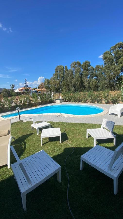 Villetta Con Piscina Budoni Affitti Spiaggia 700 Mt 外观 照片