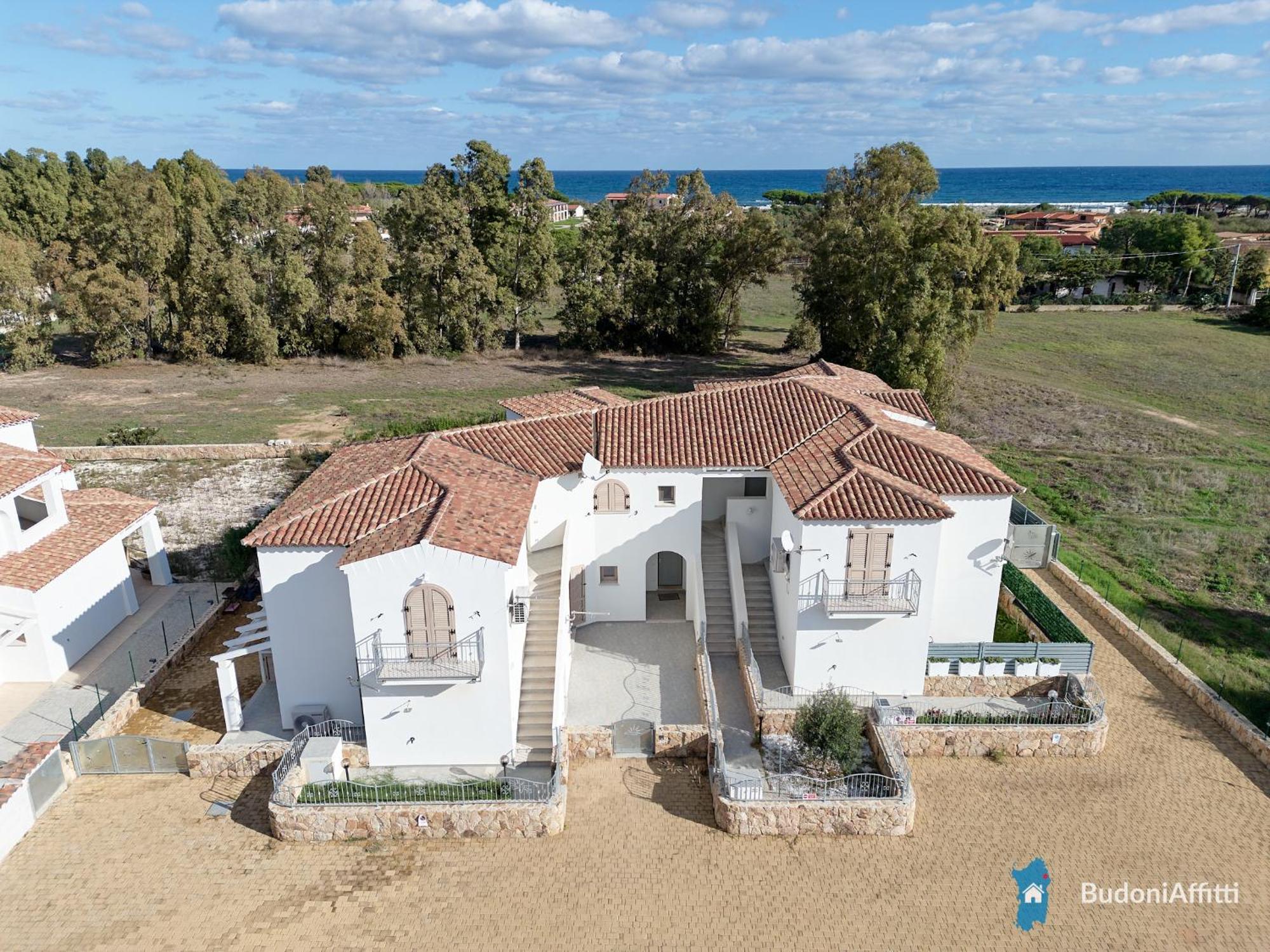 Villetta Con Piscina Budoni Affitti Spiaggia 700 Mt 外观 照片