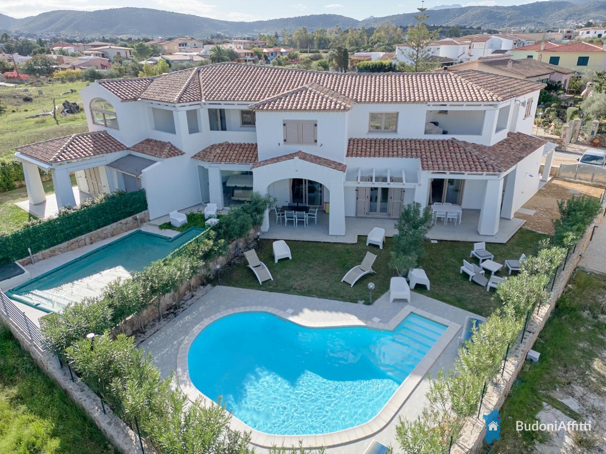 Villetta Con Piscina Budoni Affitti Spiaggia 700 Mt 外观 照片