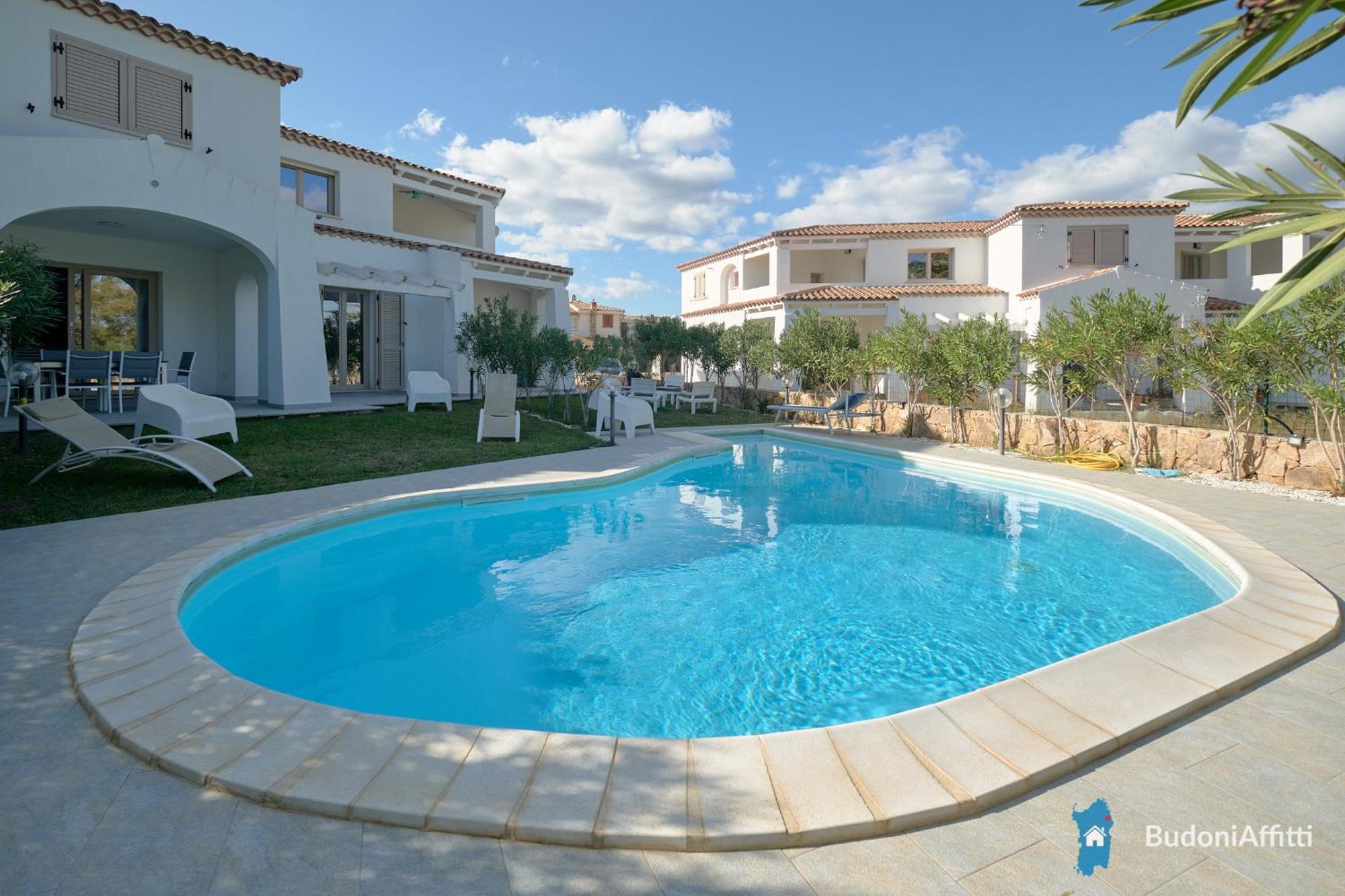 Villetta Con Piscina Budoni Affitti Spiaggia 700 Mt 外观 照片
