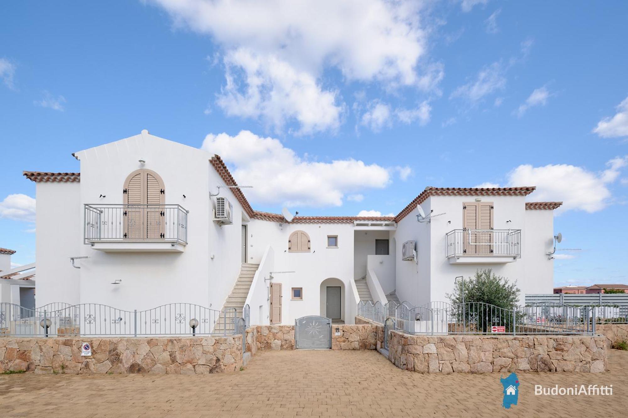 Villetta Con Piscina Budoni Affitti Spiaggia 700 Mt 外观 照片
